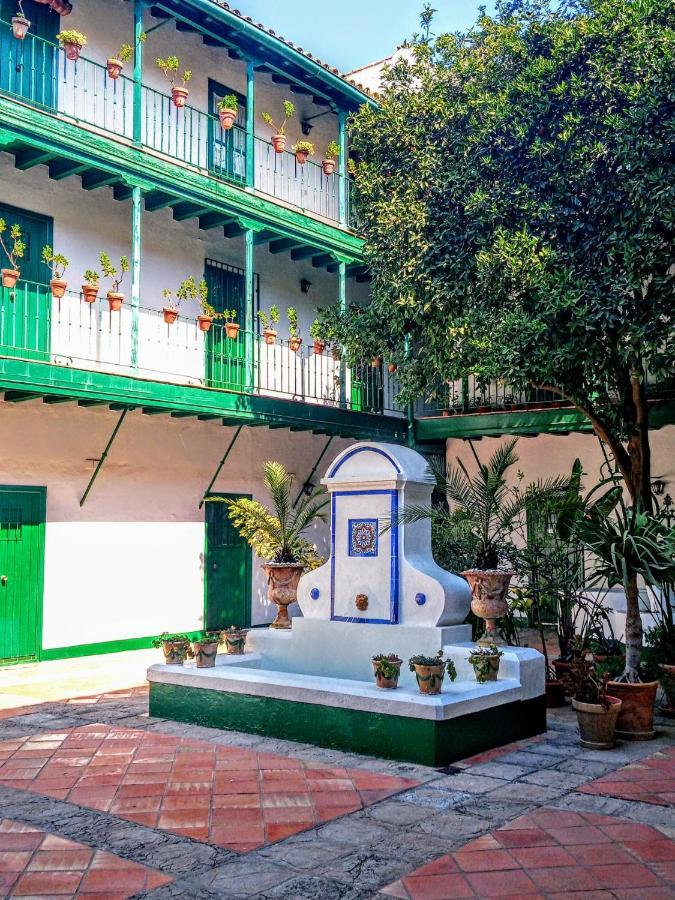 La Puerta Verde De Las Setas De Sevilla Экстерьер фото